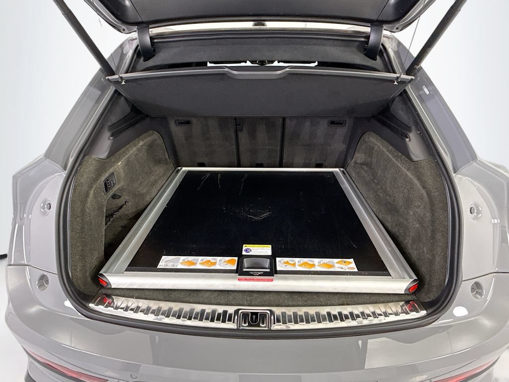 Certified 2023 Bentley Bentayga AWD/4WD image 27
