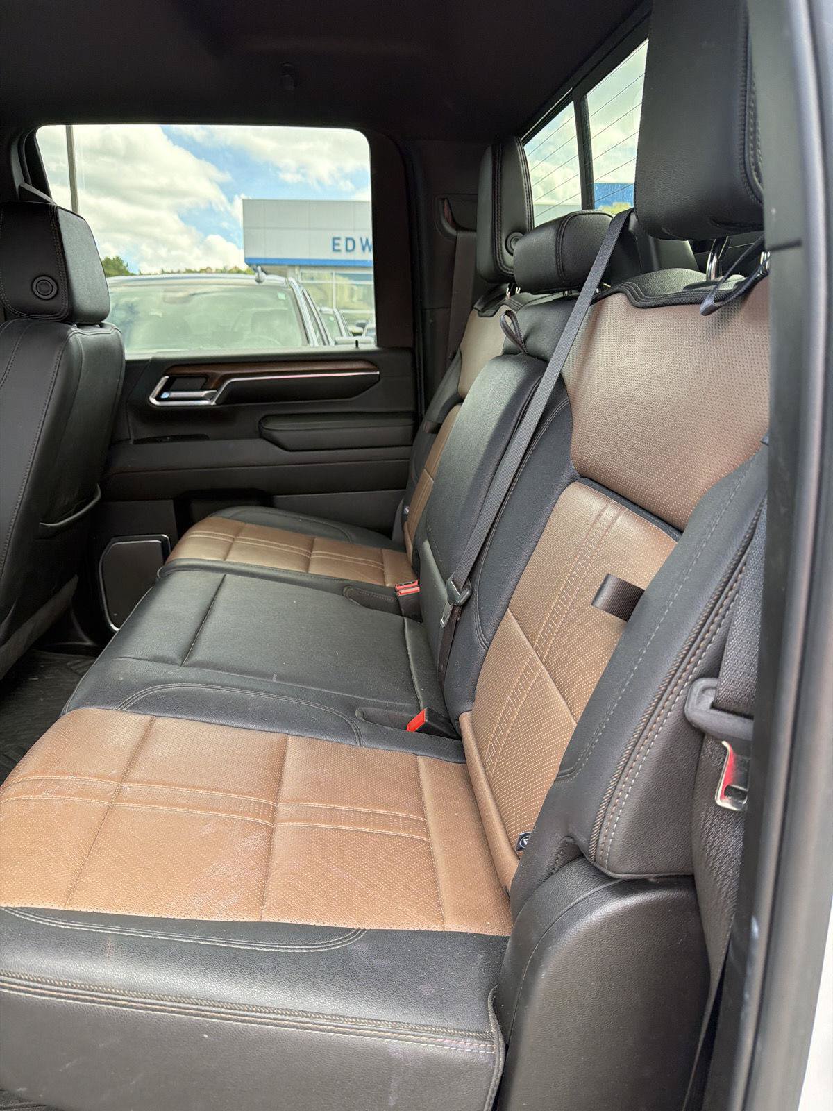 Used 2024 Chevrolet Silverado 2500 High Country w/ Technology Package AWD/4WD image 29