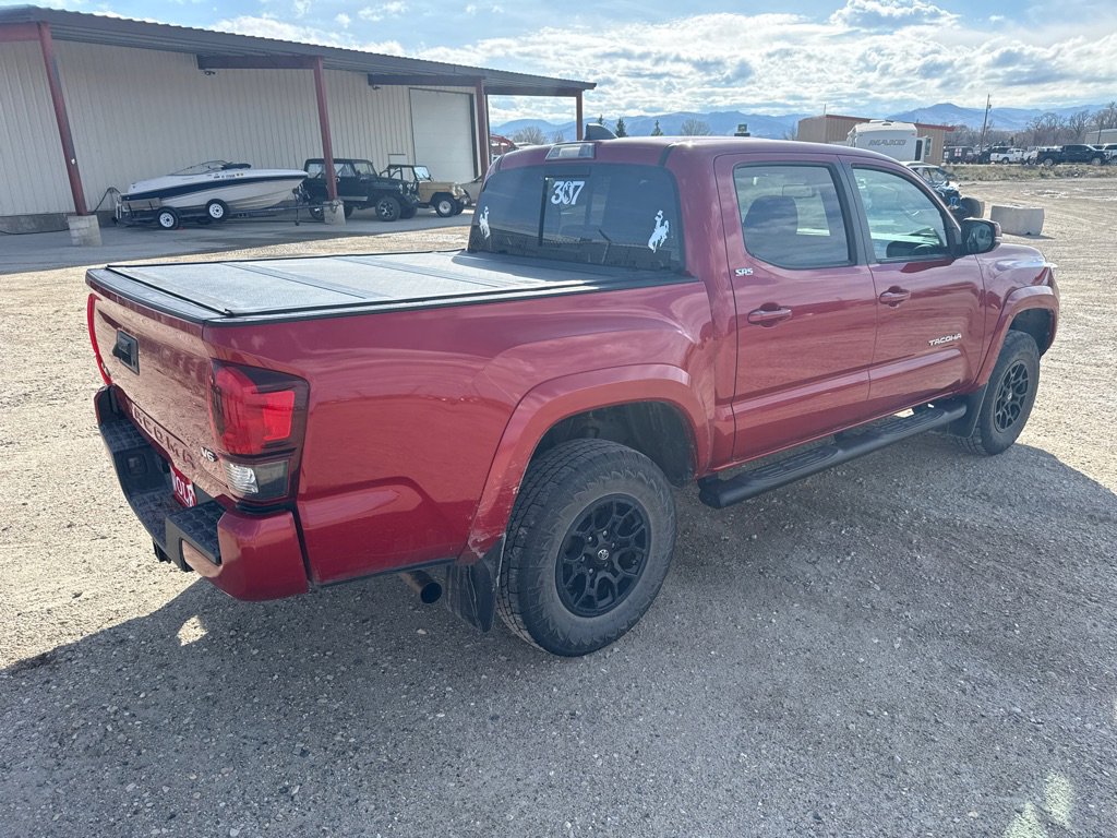 Used 2020 Toyota Tacoma SR5 w/ Technology Package image 4