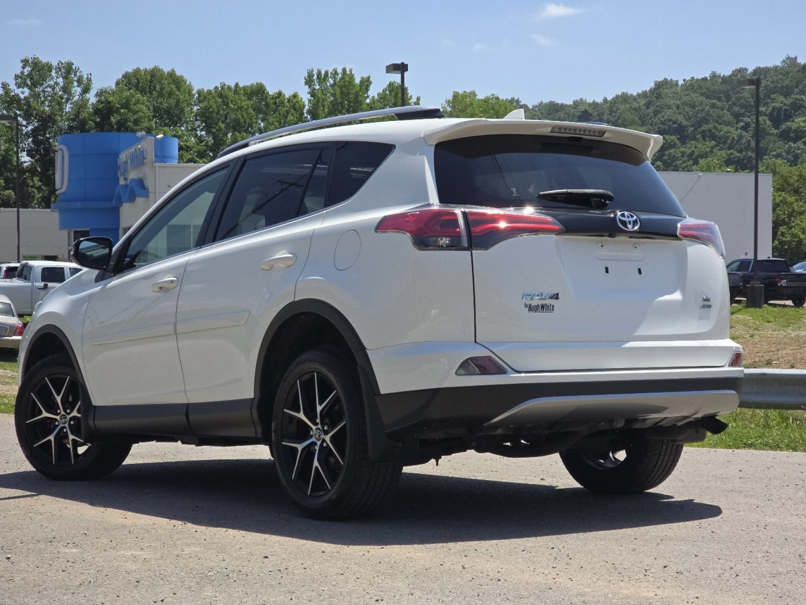 Used 2017 Toyota RAV4 SE w/ Power Extra Value Package AWD/4WD image 17