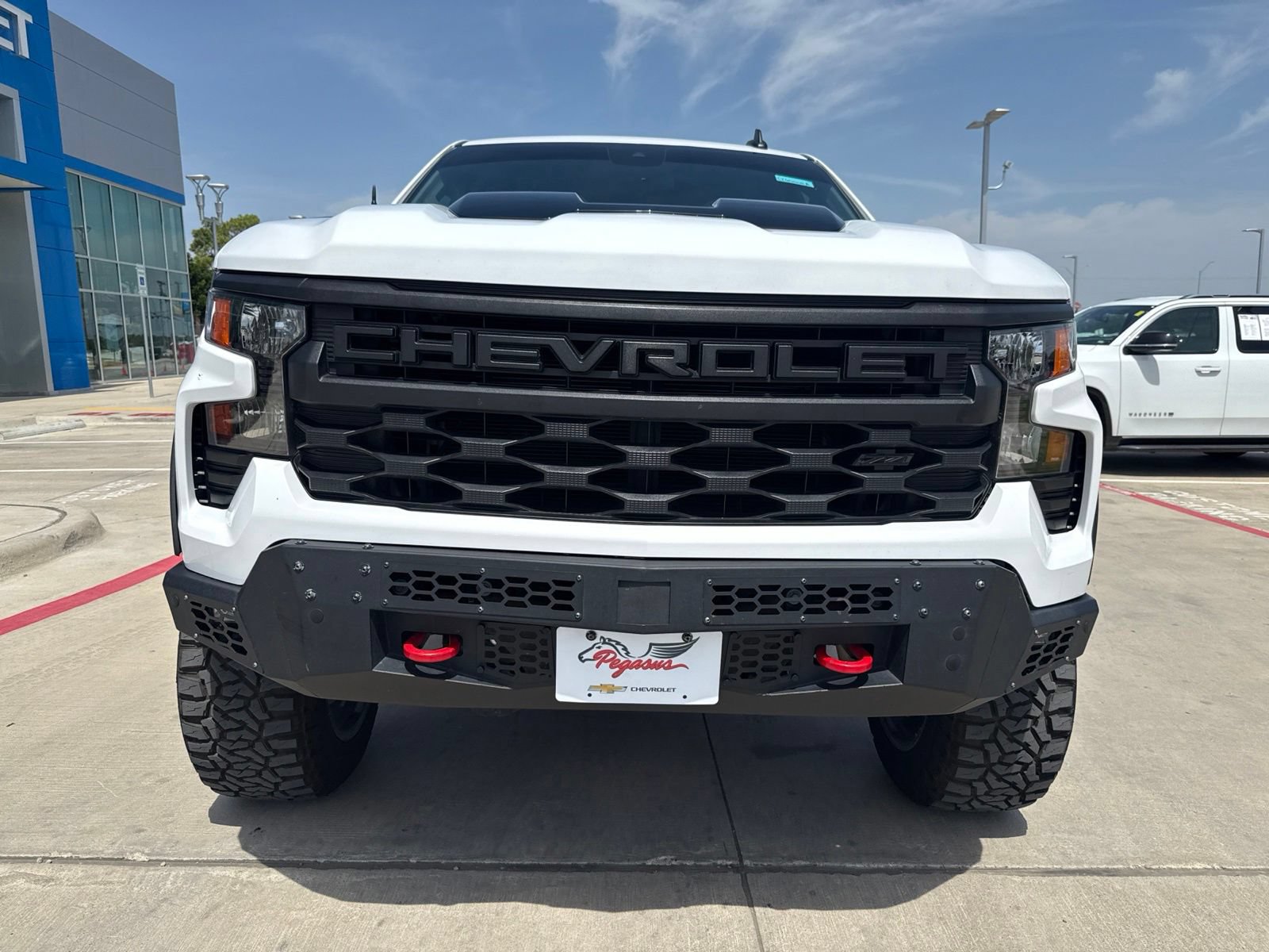 Used 2024 Chevrolet Silverado 1500 Custom Trail Boss w/ LPO, Dark Essentials Package AWD/4WD image 8