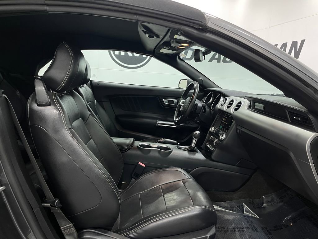 Used 2018 Ford Mustang Premium image 31