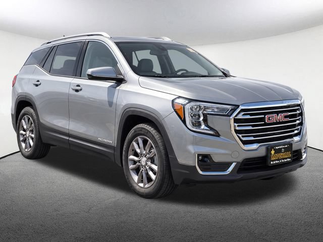 Used 2023 GMC Terrain SLT w/ Infotainment Package II AWD/4WD image 2