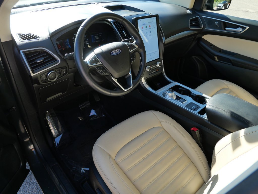 Certified 2023 Ford Edge SEL w/ Convenience Package AWD/4WD image 3