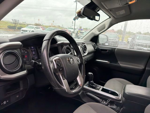 Used 2018 Toyota Tacoma SR5 RWD image 6