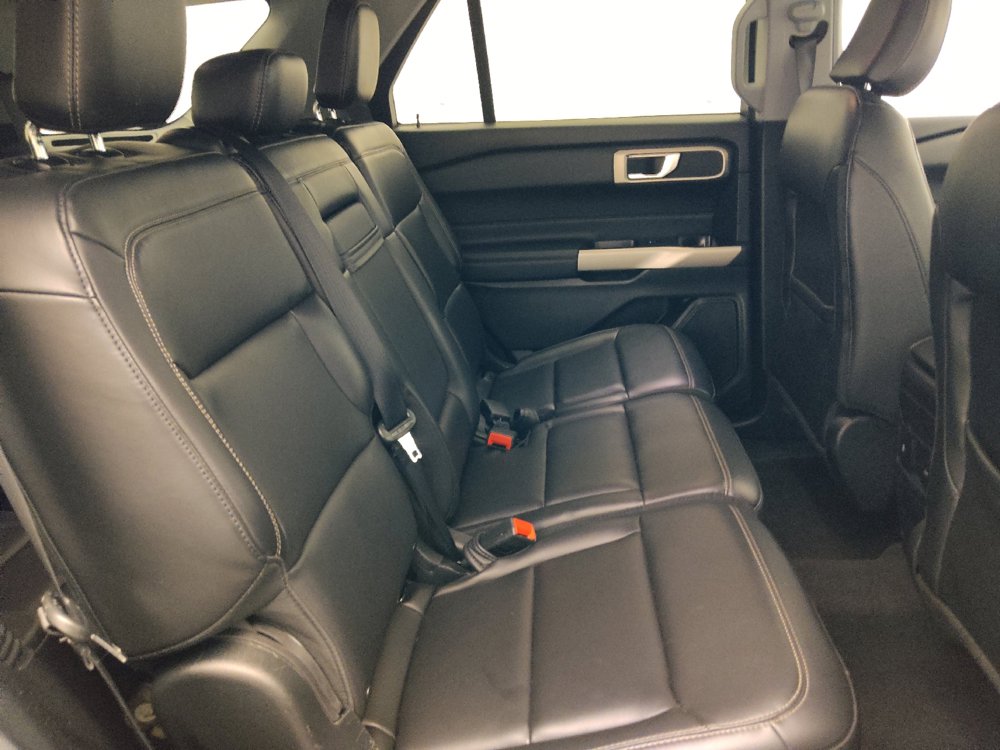 Used 2024 Ford Explorer XLT w/ Equipment Group 202A RWD image 19