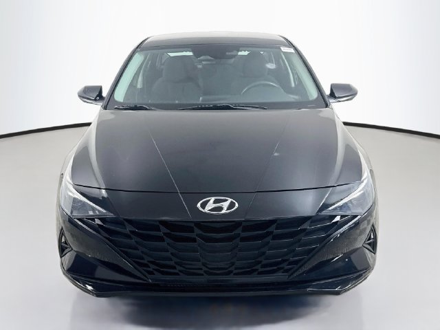 Used 2021 Hyundai Elantra SEL w/ Cargo Package FWD image 2