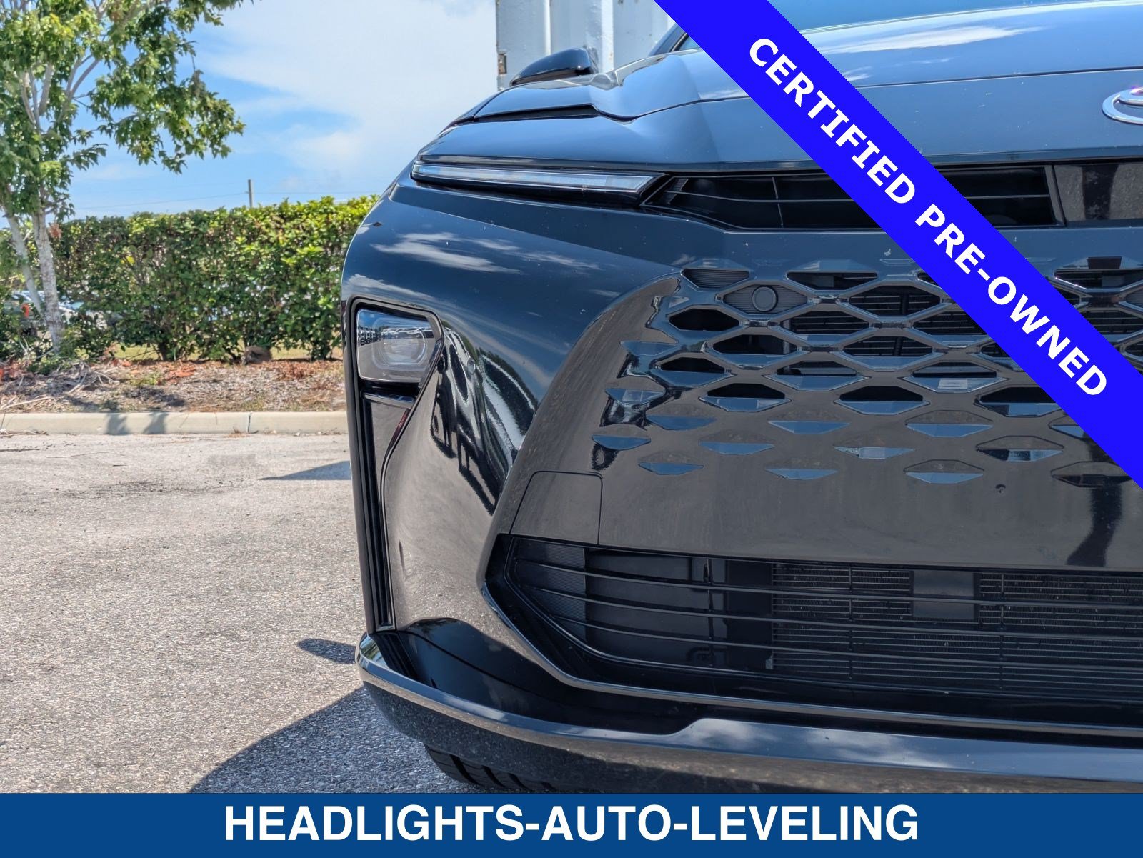 Used 2025 Toyota Crown Signia w/ Advanced Technology Package AWD/4WD image 10