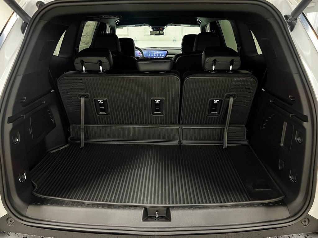 New 2026 Buick Enclave Preferred w/ LPO, Floor Liner Package AWD/4WD image 41