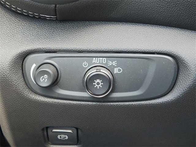 Used 2025 Chevrolet Blazer LT image 23