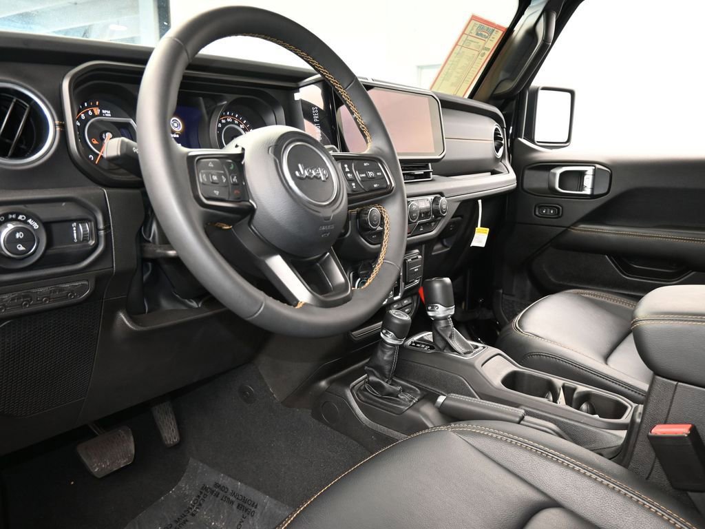 Used 2024 Jeep Gladiator Sport w/ Premium Package image 12