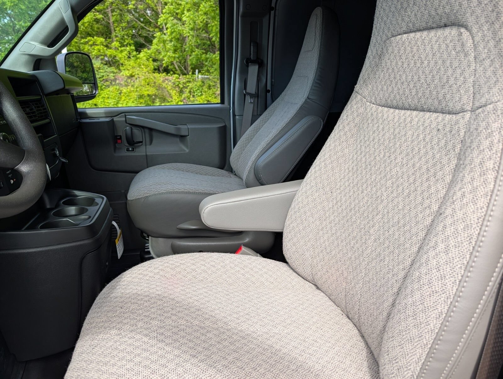 New 2026 Chevrolet Express 2500 w/ Driver Convenience Package RWD image 14