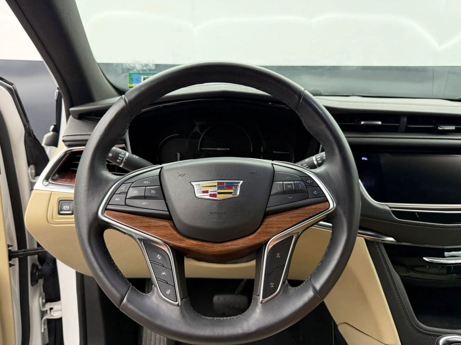 Used 2018 Cadillac XT5 Luxury w/ Driver Awareness Package AWD/4WD image 44