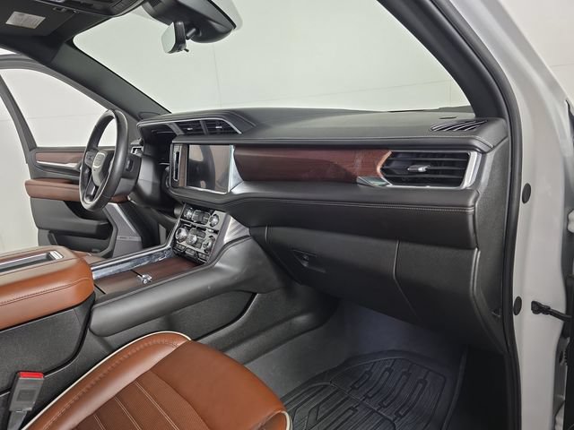 Used 2024 GMC Yukon Denali Ultimate AWD/4WD image 32