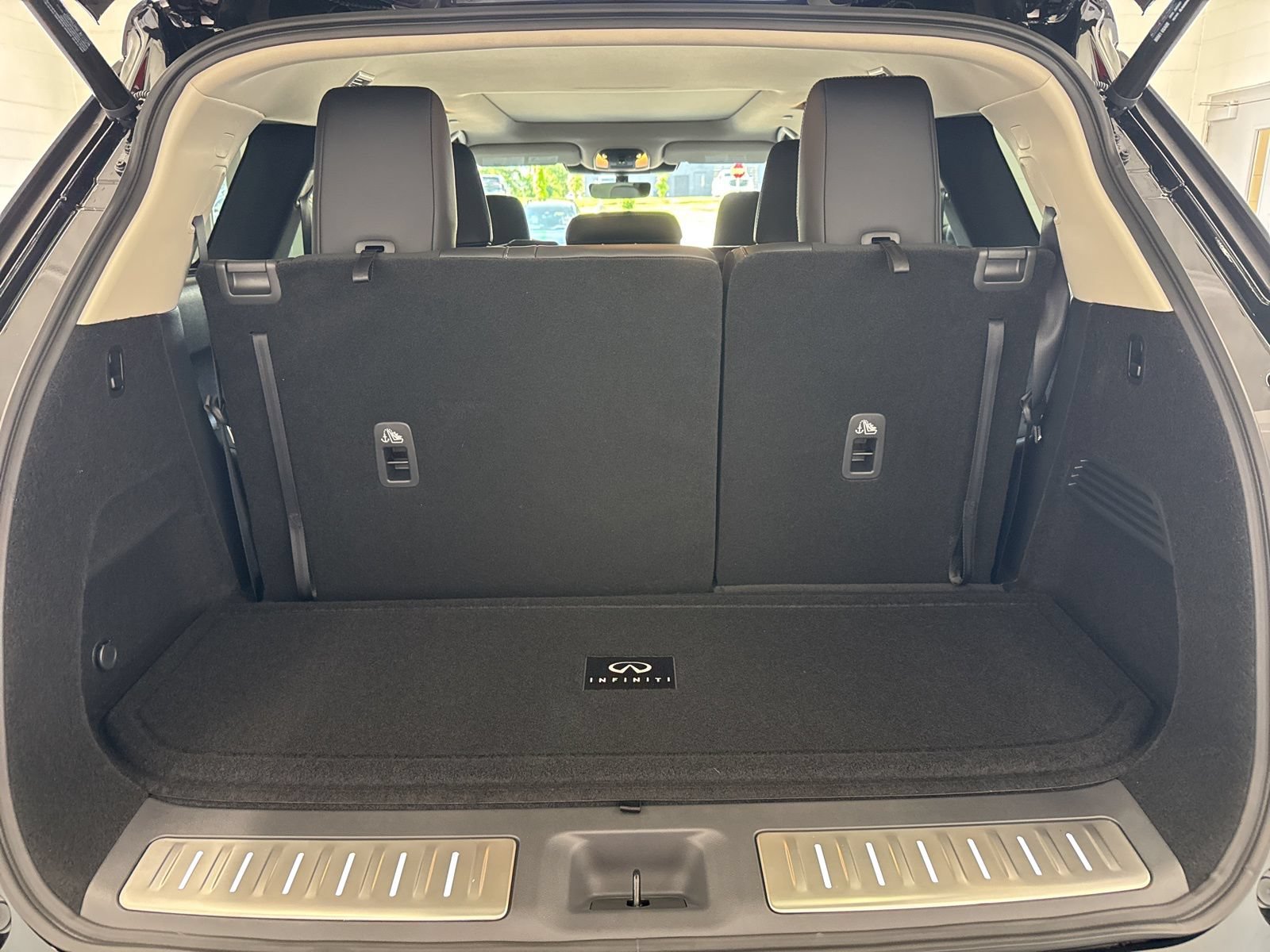 New 2027 INFINITI QX60 Luxe w/ Cargo Package AWD/4WD image 26