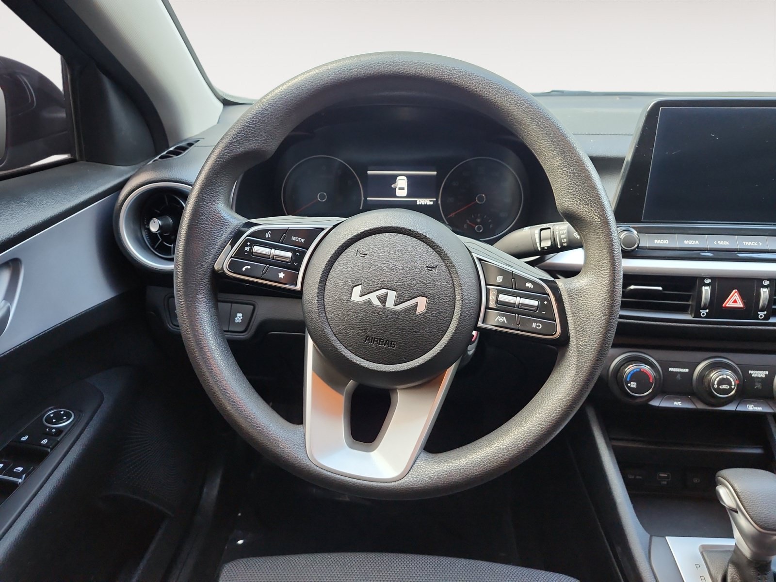Used 2024 Kia Forte LXS w/ LXS Technology Package FWD image 12