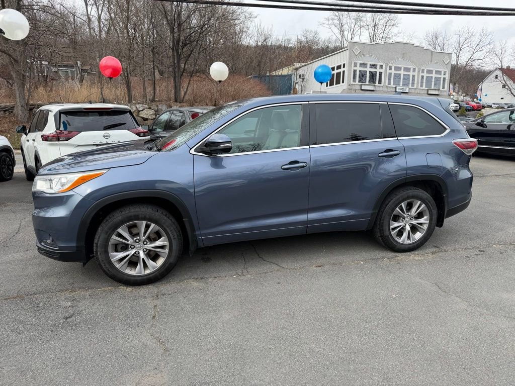 Used 2014 Toyota Highlander Plus image 2