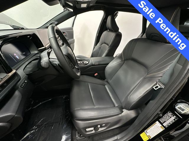 Used 2025 Toyota Crown Signia image 15