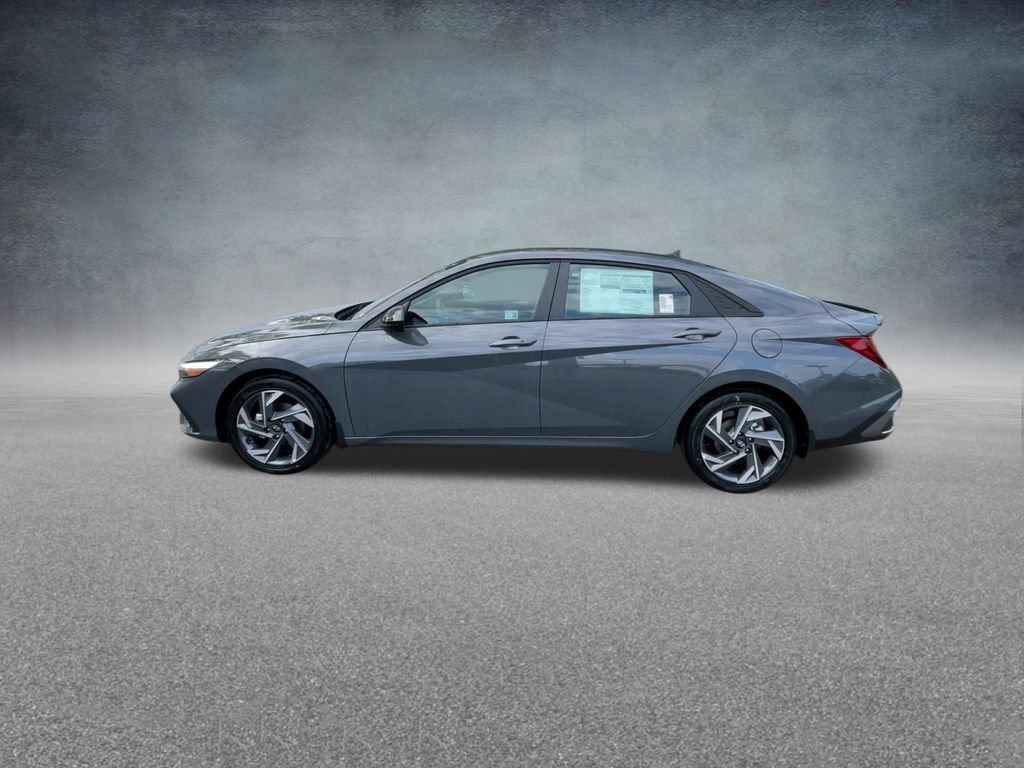 Used 2025 Hyundai Elantra Sport FWD image 14