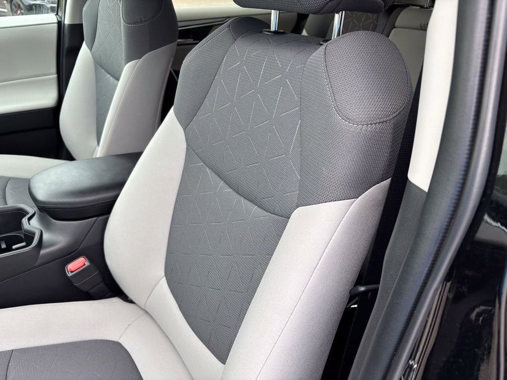 Certified 2022 Toyota RAV4 XLE w/ Convenience Package image 20