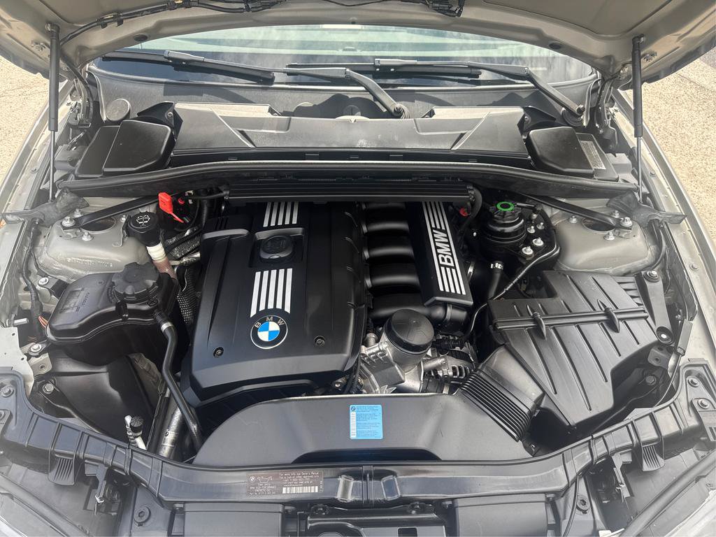 Used 2010 BMW 128i Convertible RWD image 9