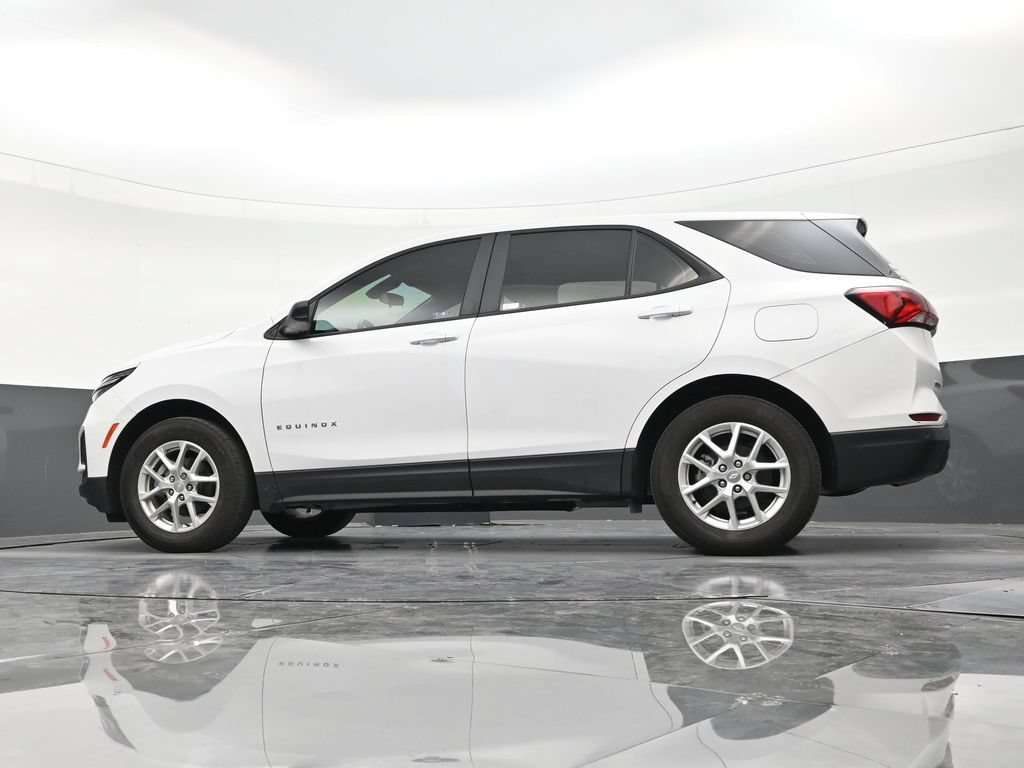 Used 2024 Chevrolet Equinox LS w/ Driver Confidence II Package FWD image 21