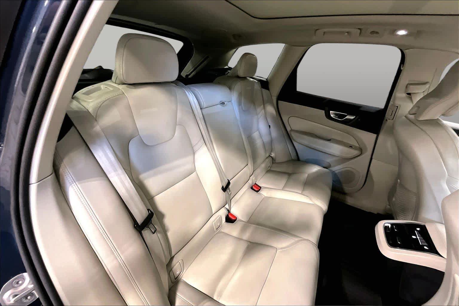 Used 2024 Volvo XC60 B5 Ultimate w/ Climate Package AWD/4WD image 19