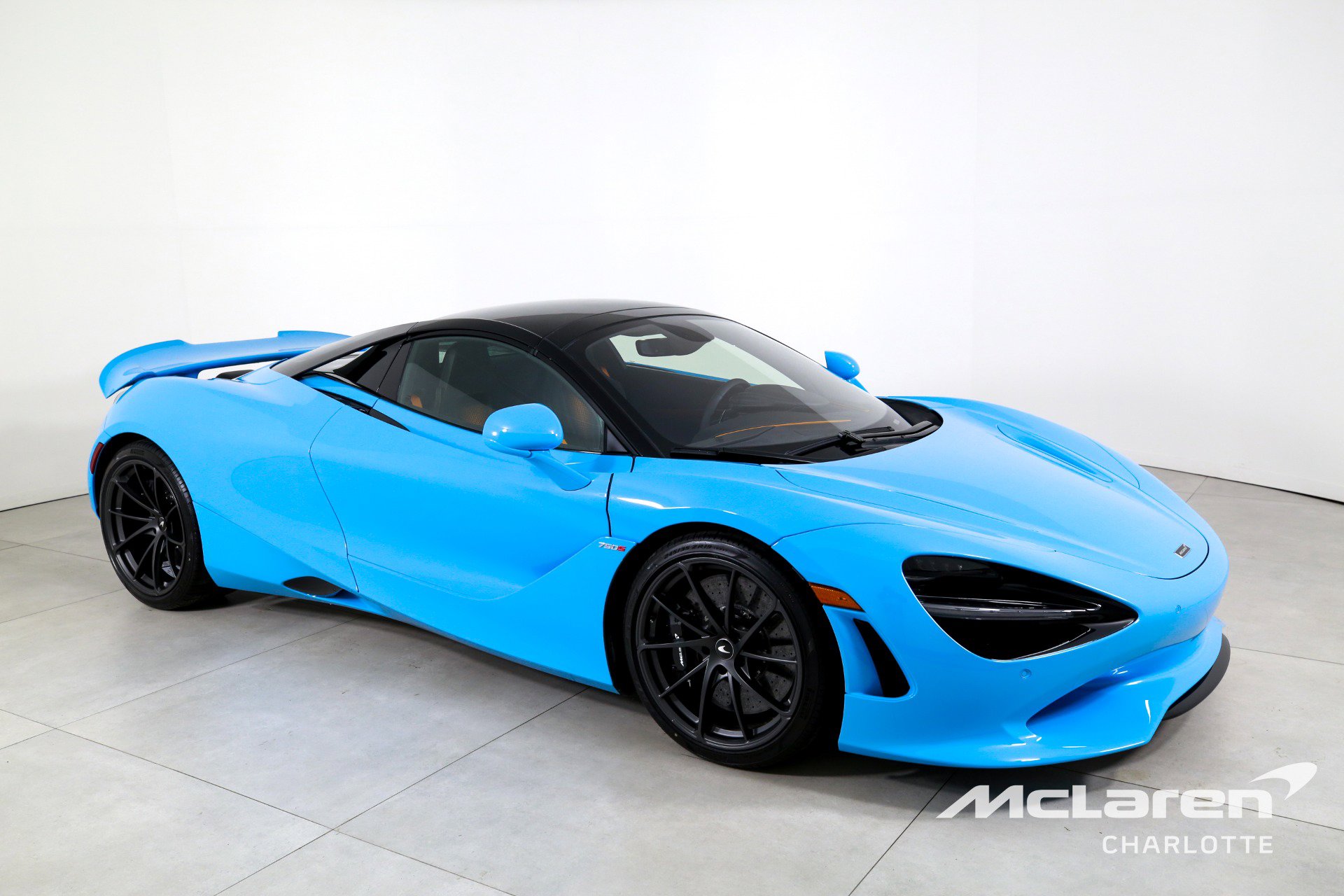 Used 2027 McLaren 750S Spider RWD image 3