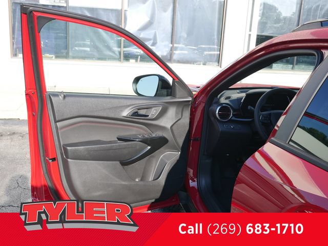New 2026 Chevrolet Trax RS w/ Driver Confidence Package FWD image 20