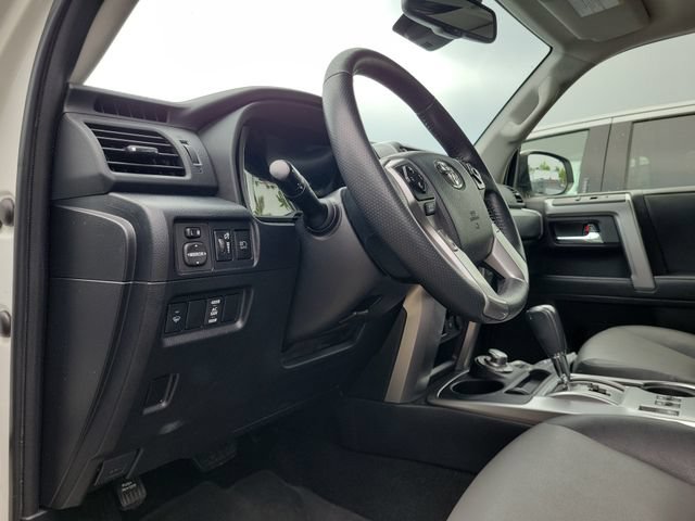 Used 2020 Toyota 4Runner SR5 Premium w/ Moonroof Package AWD/4WD image 9