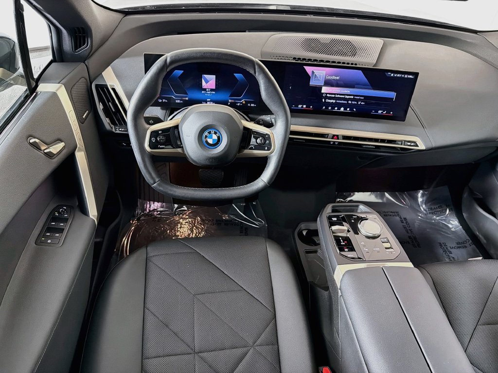 Used 2024 BMW iX xDrive50 w/ Sport Package AWD/4WD image 24