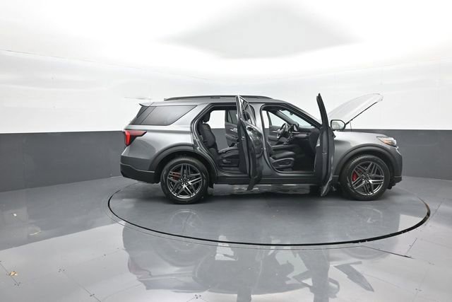 New 2026 Ford Explorer ST image 41