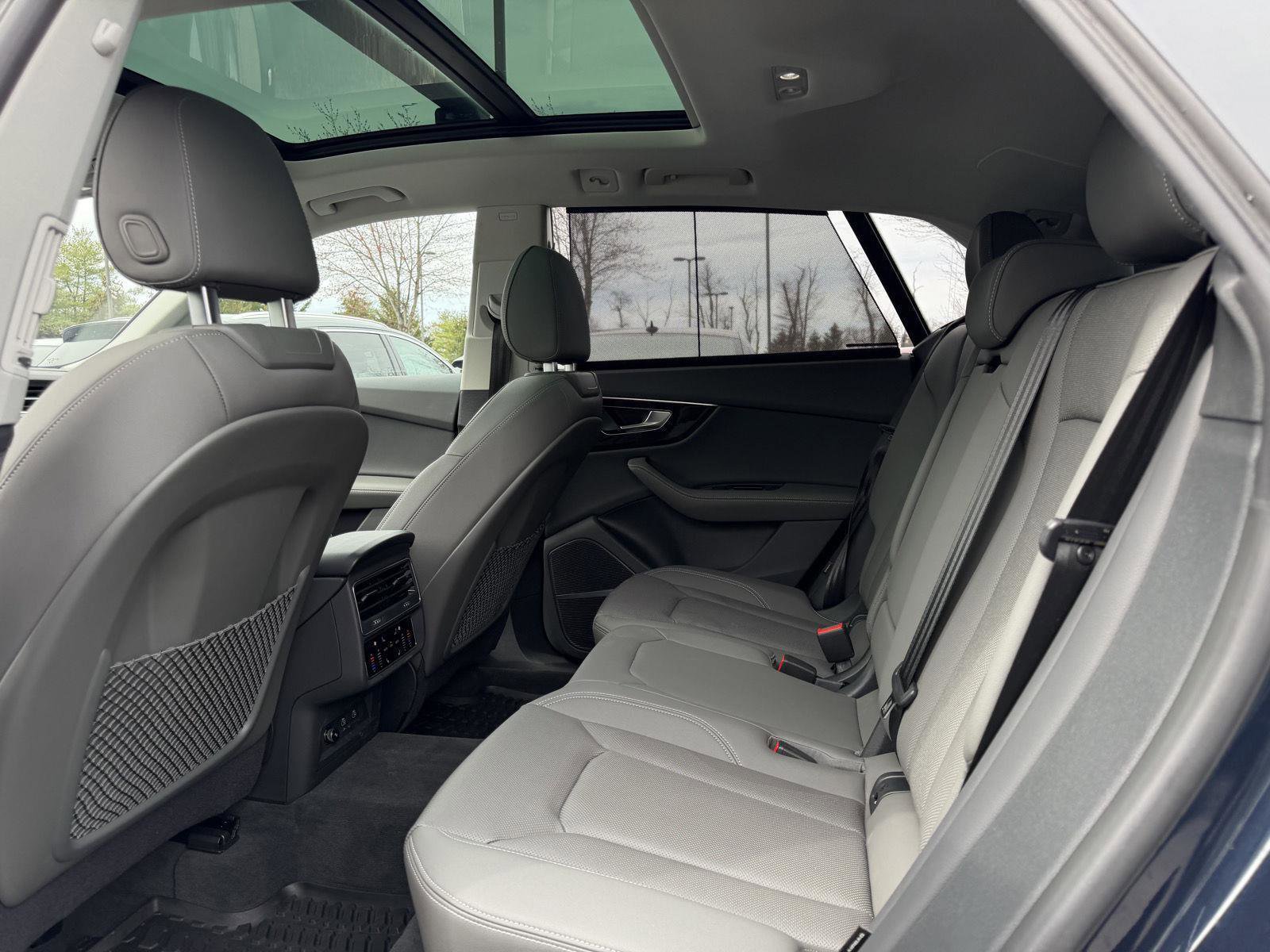 Used 2025 Audi Q8 Premium Plus w/ Premium Plus Package image 23