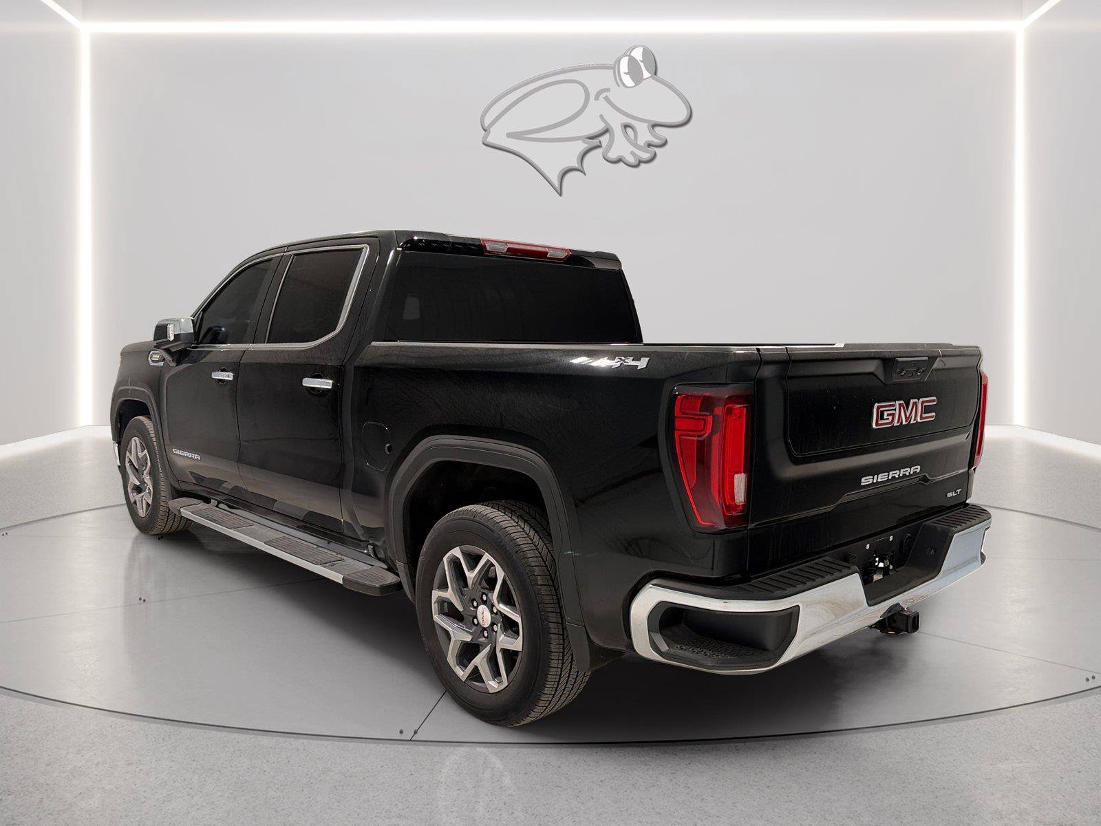 Used 2026 GMC Sierra 1500 SLT w/ SLT Premium Package AWD/4WD image 3