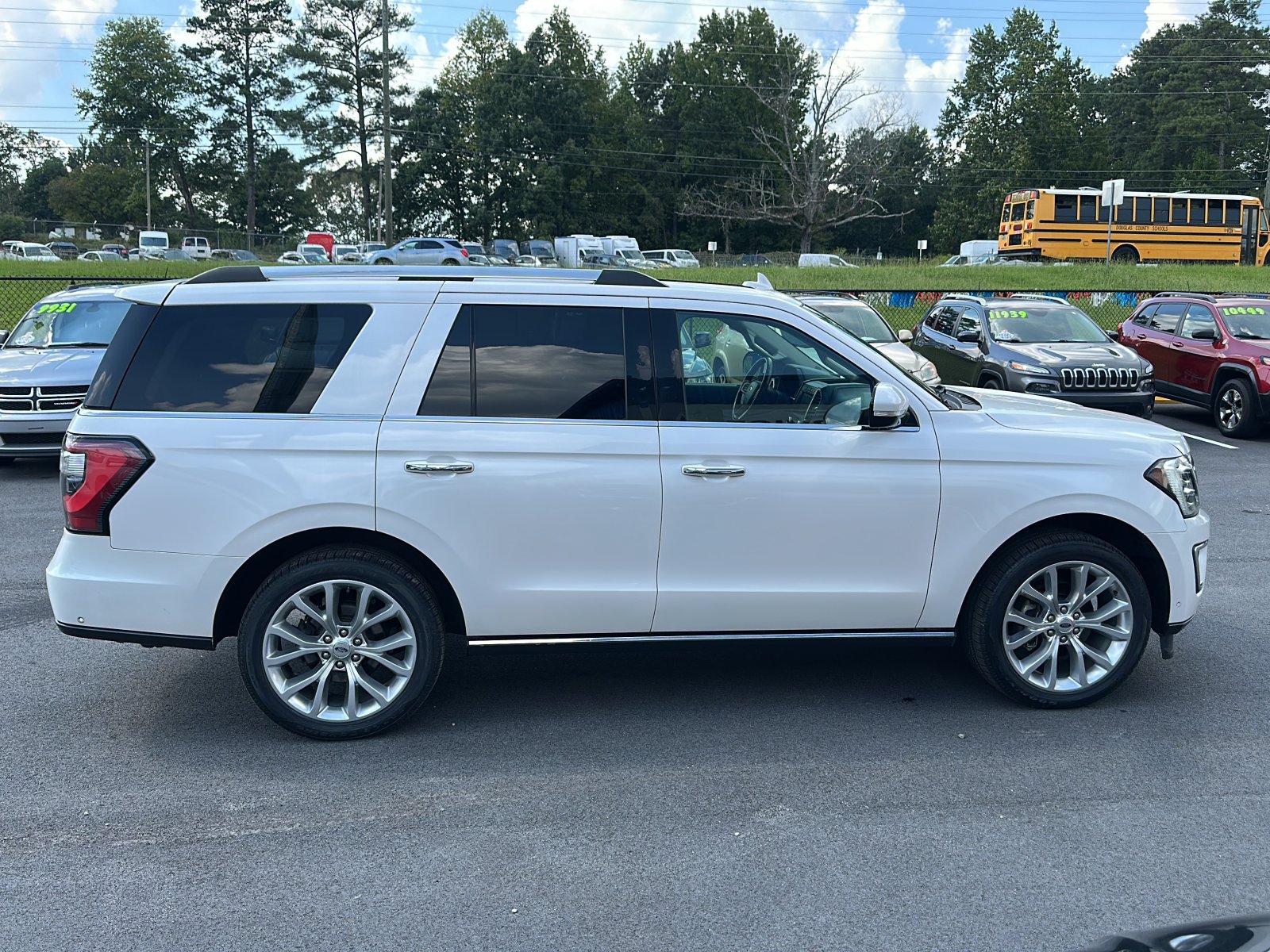 Used 2019 Ford Expedition Limited w/ Equipment Group 302A AWD/4WD image 6