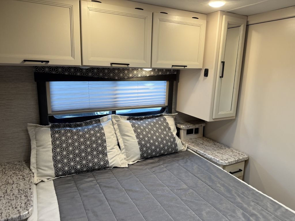 Used 2022 Ford E-450 and Econoline 450 Super Duty w/ Motorhome Prep Package RWD image 61