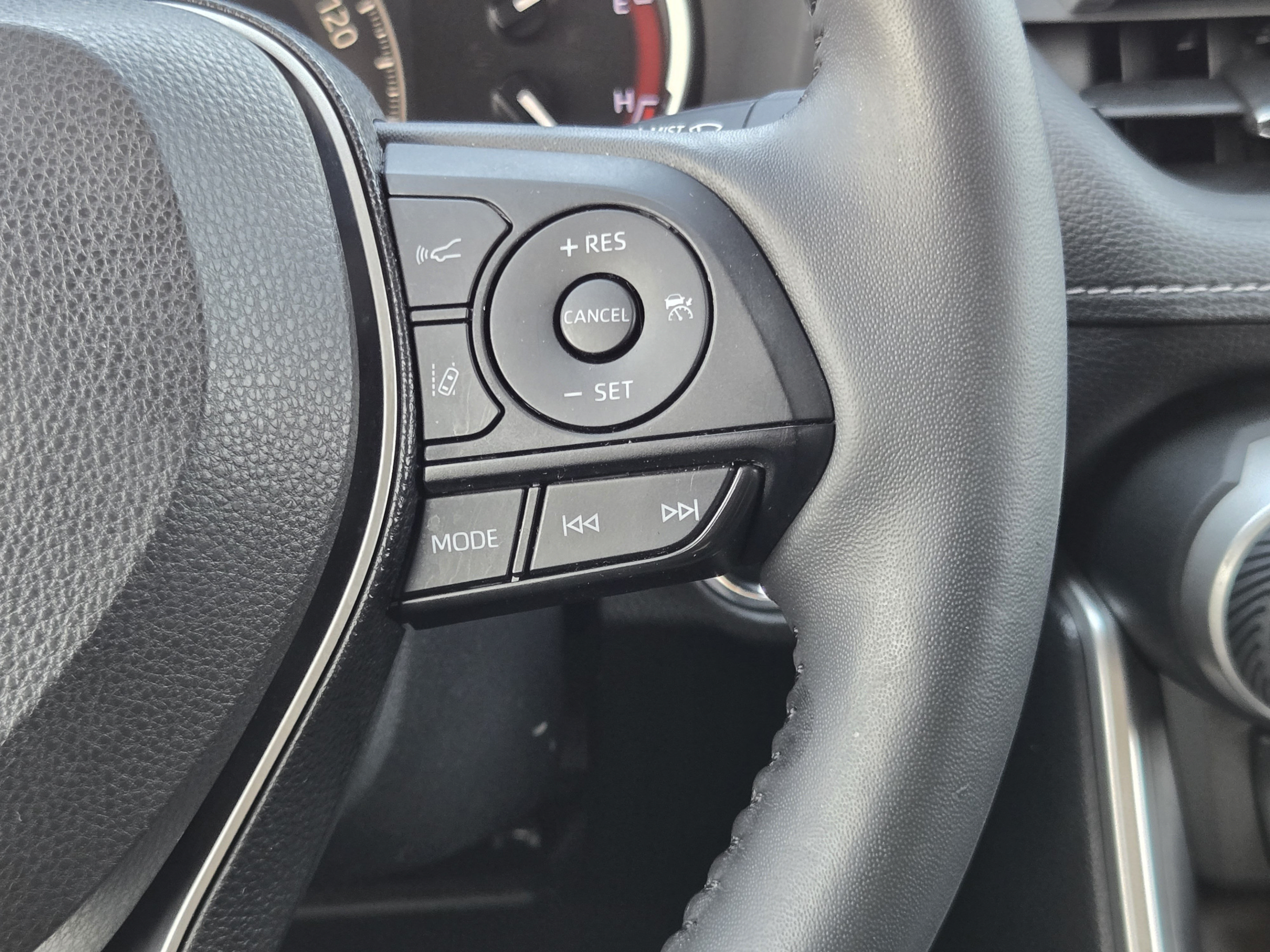 Used 2019 Toyota RAV4 Limited w/ Advanced Technology Package AWD/4WD image 27