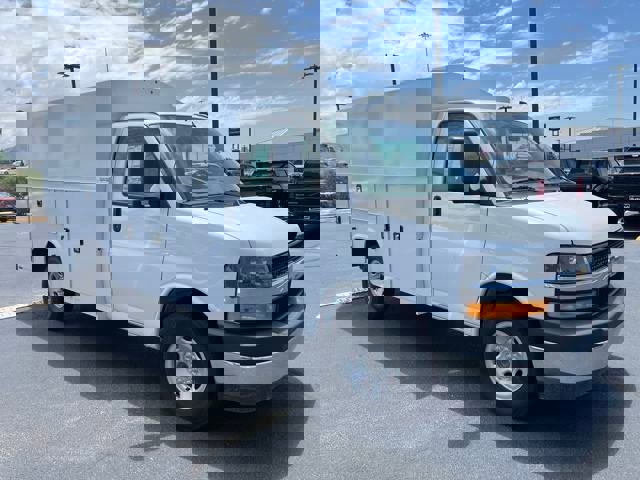 New 2025 Chevrolet Express 3500 w/ Power Convenience Package image 7