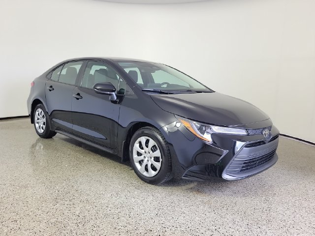 Used 2026 Toyota Corolla LE FWD image 4
