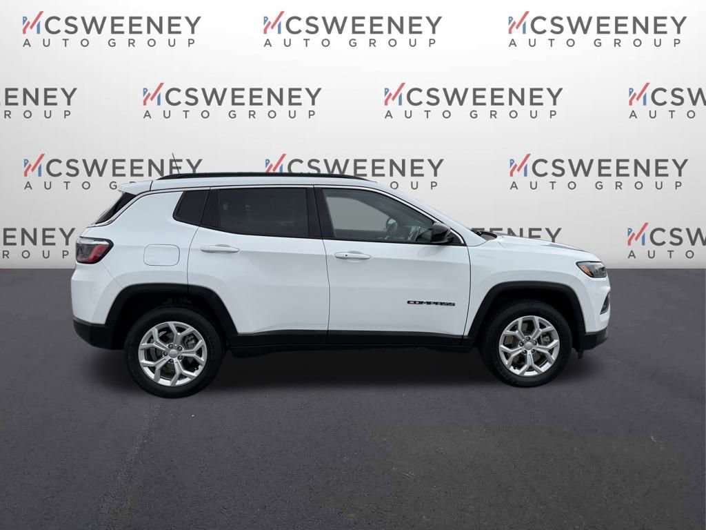 Used 2024 Jeep Compass Latitude image 6