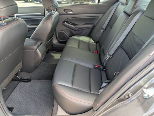 Used 2024 Nissan Altima 2.5 SR FWD image 24