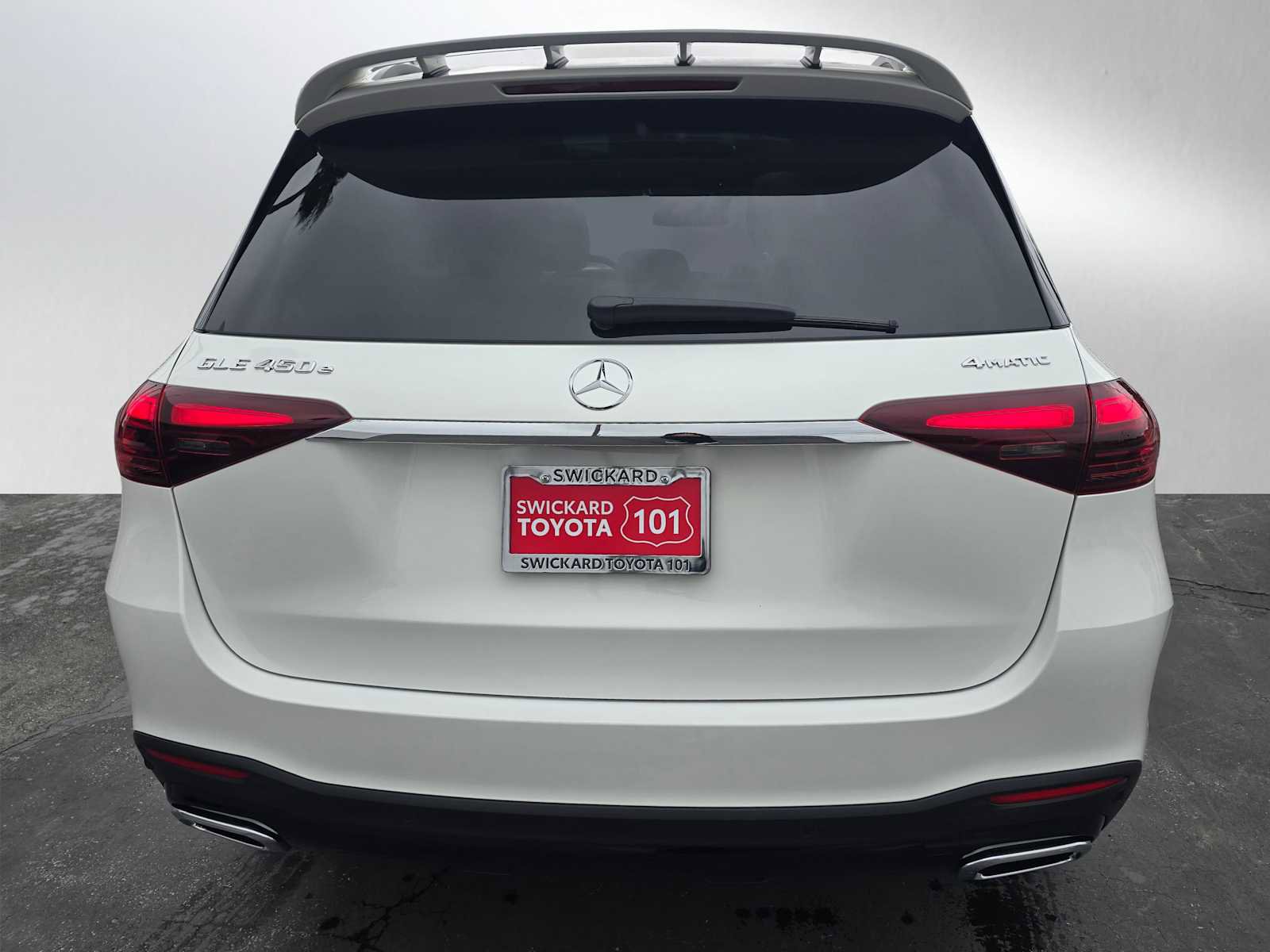 Used 2025 Mercedes-Benz GLE 450e 4MATIC image 4