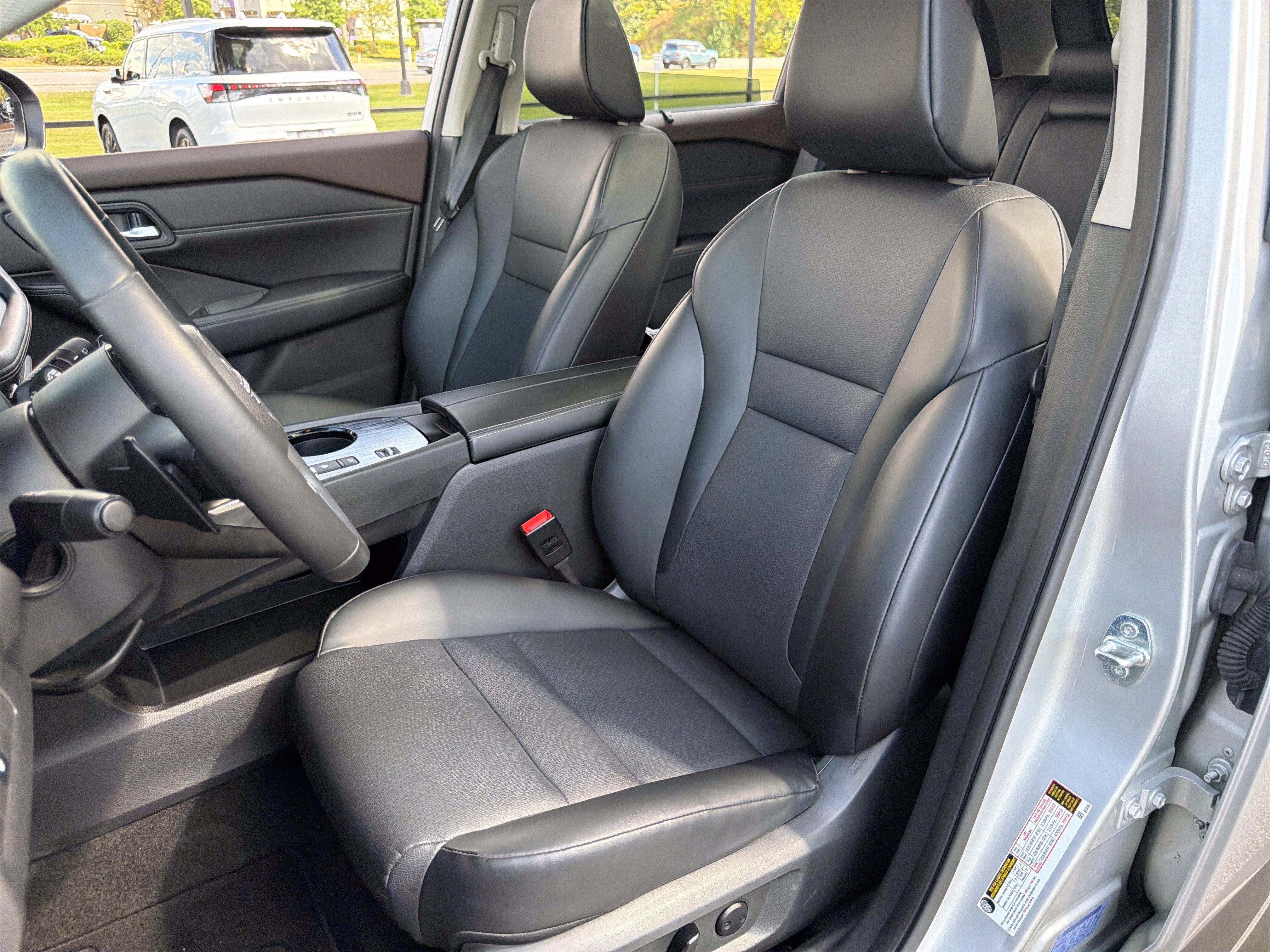 Used 2023 Nissan Rogue SV w/ SV Premium B Package FWD image 31