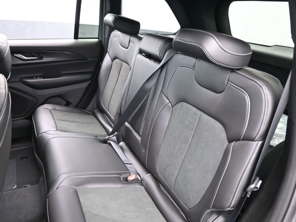 New 2025 Jeep Grand Cherokee Altitude image 29