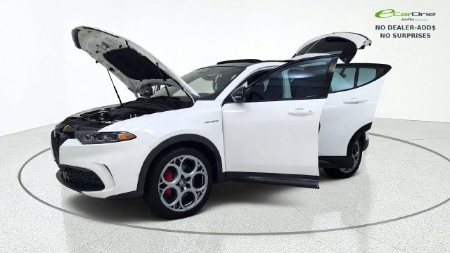 Used 2024 Alfa Romeo Tonale Veloce w/ Active Assist Package AWD/4WD image 14