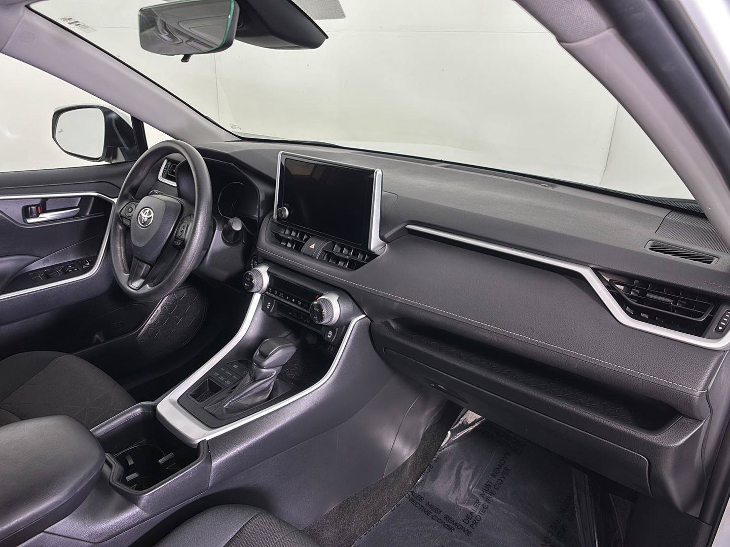 Used 2024 Toyota RAV4 XLE AWD/4WD image 22