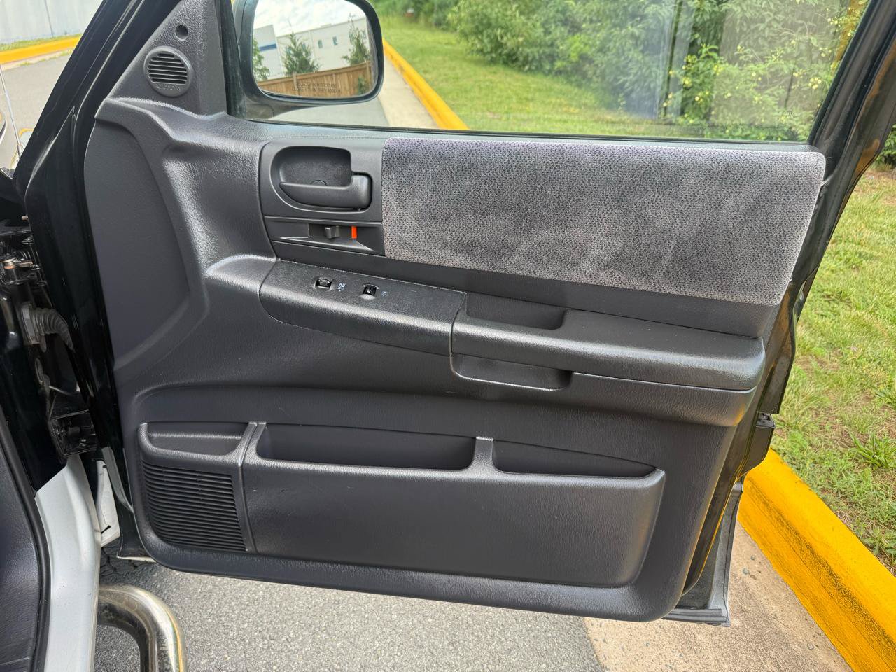 Used 2004 Dodge Dakota SLT w/ Deluxe Convenience Group AWD/4WD image 21