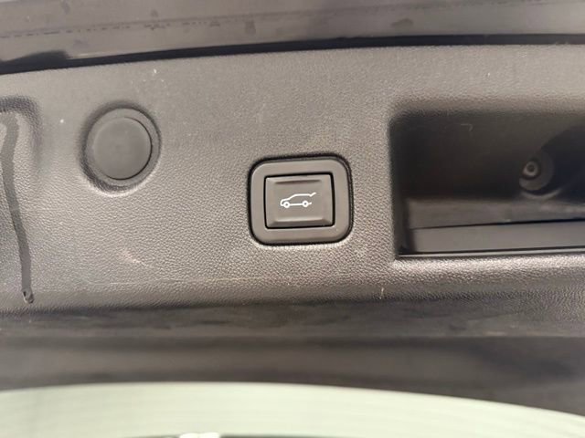 Used 2020 Chevrolet Equinox Premier image 40