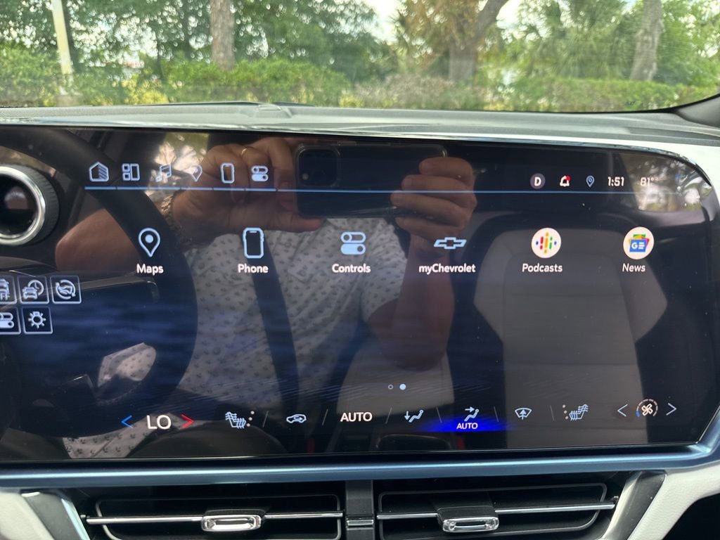 Used 2025 Chevrolet Equinox EV LT FWD image 39