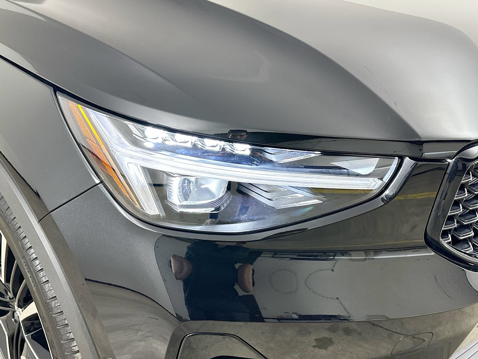 New 2026 Volvo XC40 B5 Ultra w/ Protection Package Premier AWD/4WD image 9